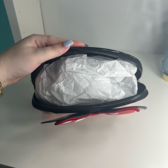 The Creme Shop Minnie Mouse Dome Travel Pouch - Picture 5 of 6